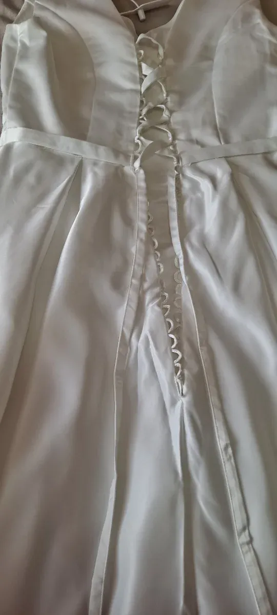 Vestido largo blanco con cierre corsé