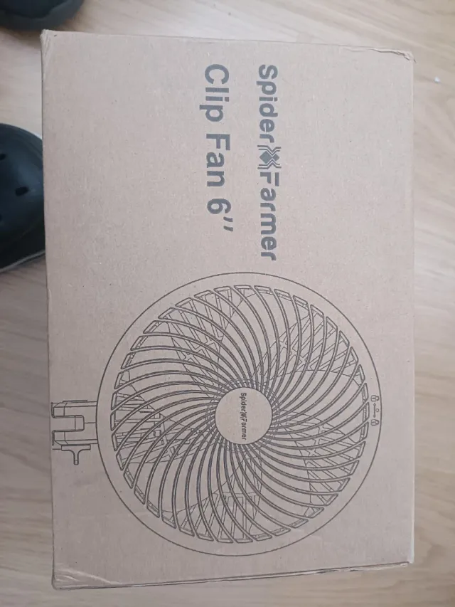 Ventilador Spider Farmer con pinza