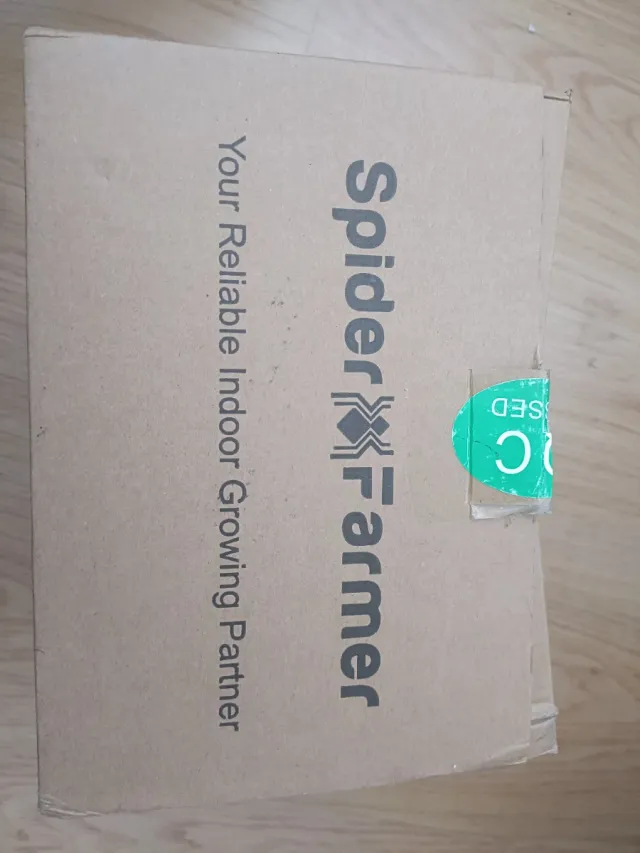 Ventilador Spider Farmer con pinza