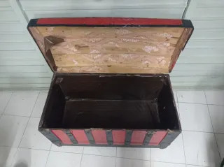 Baúl antiguo grande madera y metal