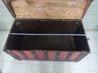 Baúl antiguo grande madera y metal