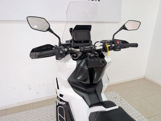 HONDA X ADV 750 (8.461 KMS)