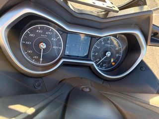 Yamaha Xmax 300