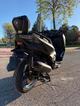 Yamaha Xmax 300