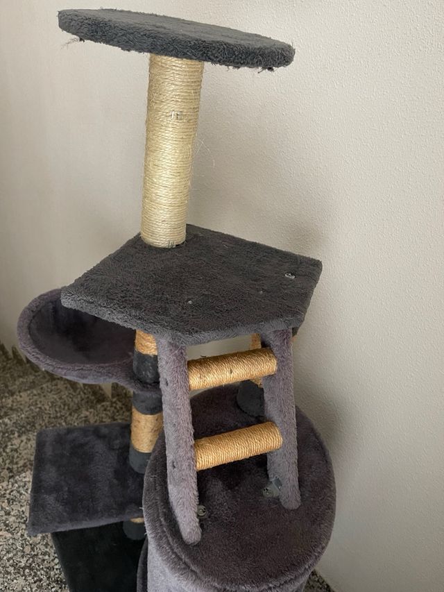 Árbol para gatos de varios niveles