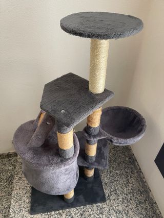 Albero per gatti a più livelli