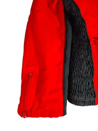 Chaqueta Adidas roja estilo Y2K retro