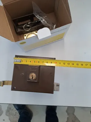 Cerradura Yale de sobreponer