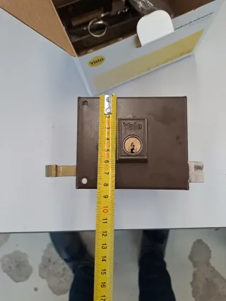 Cerradura Yale de sobreponer