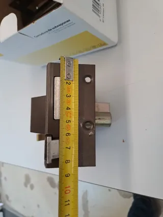 Cerradura Yale de sobreponer