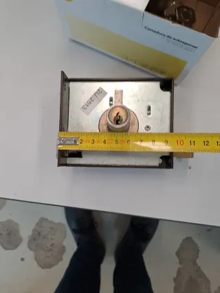 Cerradura Yale de sobreponer