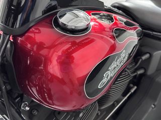 Harley-Davidson Night Train Negra/Roja