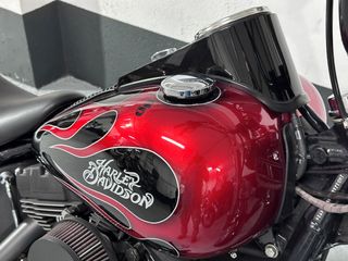 Harley-Davidson Night Train Negra/Roja