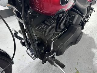 Harley-Davidson Night Train Negra/Roja