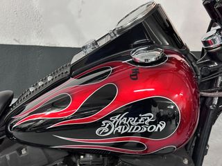 Harley-Davidson Night Train Negra/Roja