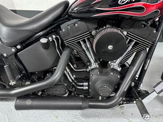 Harley-Davidson Night Train Negra/Roja