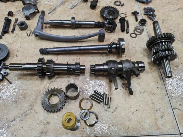 Lote piezas motor Montesa Impala