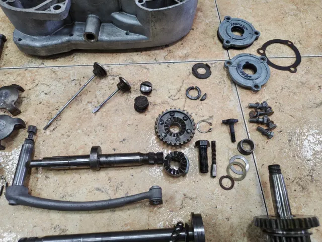 Lote piezas motor Montesa Impala