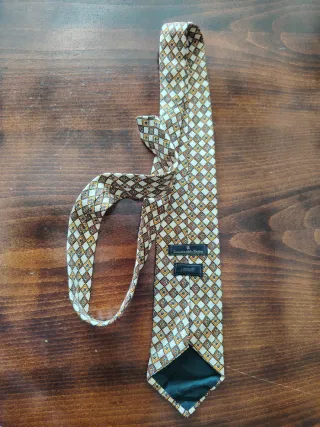 Lote  de 2000 pezas de deferentes colores Corbata