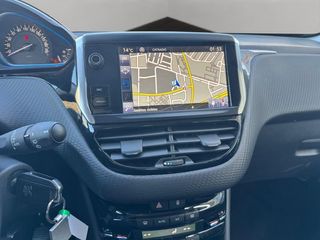 Peugeot 2008 Allure 1.2 PureTech 110 S&S