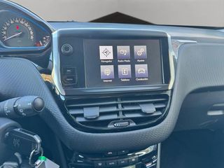 Peugeot 2008 Allure 1.2 PureTech 110 S&S