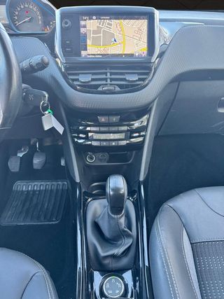 Peugeot 2008 Allure 1.2 PureTech 110 S&S