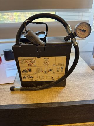 Compresor Aire Coche 12V con Manómetro