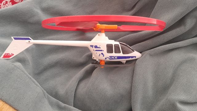 Helicóptero de juguete policía