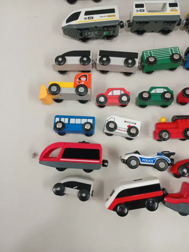 Lote trenes y vehículos de madera