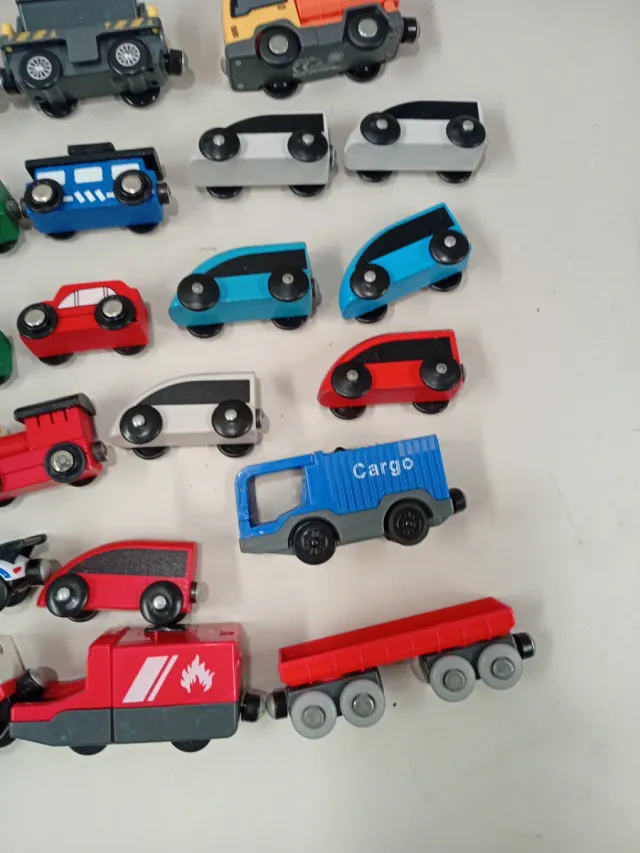 Lote trenes y vehículos de madera