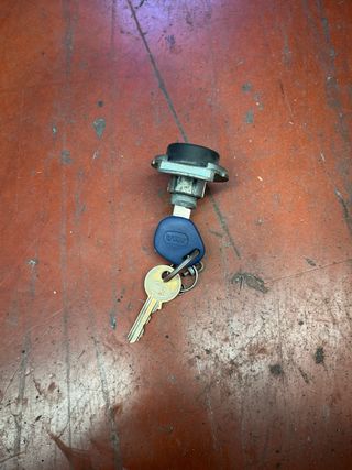 Carcasa frontal Piaggio Zip + llave arranque