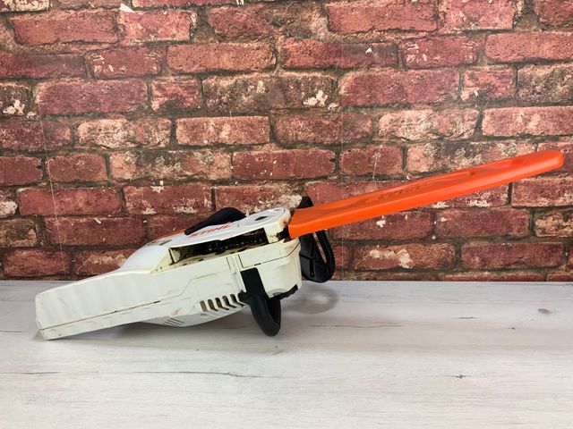 Motosierra a batería STIHL MSA 140