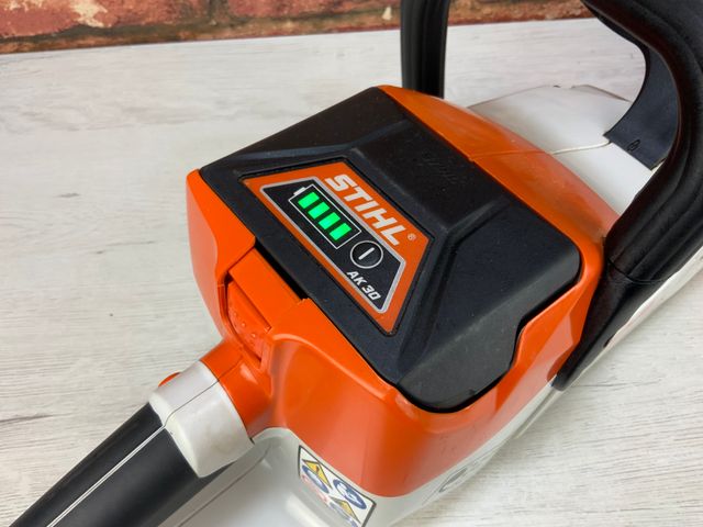 Motosierra a batería STIHL MSA 140