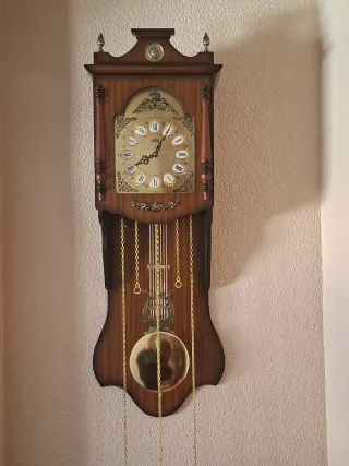 Reloj de pared dogma madera y dorado