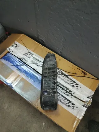 Tapa de carburador negra