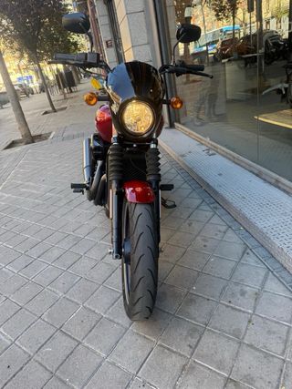 Harley Davidson Street 750 Roja y Negra