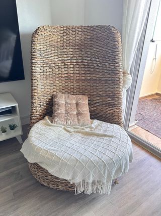 Sillón de mimbre grande