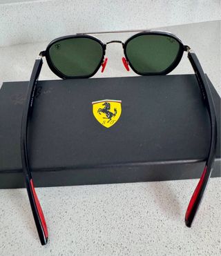 Gafas Ray-Ban Ferrari Negras y Rojas