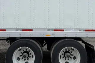 Reparación de gabarras de trailers y pintura