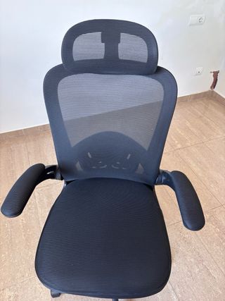 Silla de oficina ergonómica negra