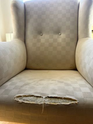 Coppia di poltrone classiche beige