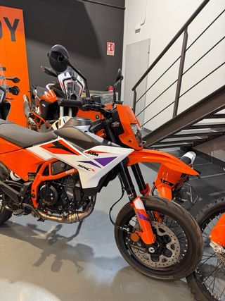 KTM 390 SMC R 2026 nueva Carnet A2