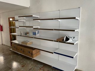 Estanterías expositoras metálicas