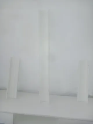 Mueble TV blanco con cajones y estantes