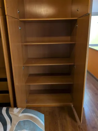 Armario de madera 198x267x62 cms