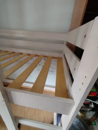Litera madera y plástico