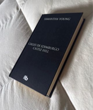 Calles de Edimburgo. Castle Hill. Samantha Young