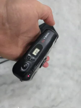 Yashica T4 35mm Film Camera Carl Zeiss tessar