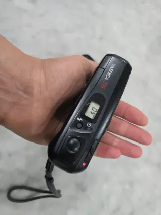 Yashica T4 35mm Film Camera Carl Zeiss tessar