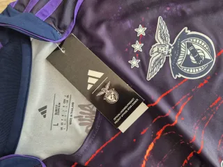 Tshirt Benfica Edição Especial Vhils Adidas